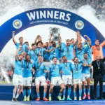 team-lifting-trophy